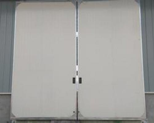 工業(yè)門(mén)、車(chē)庫(kù)?