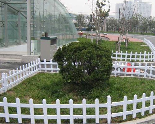 PVC圍欄、草坪